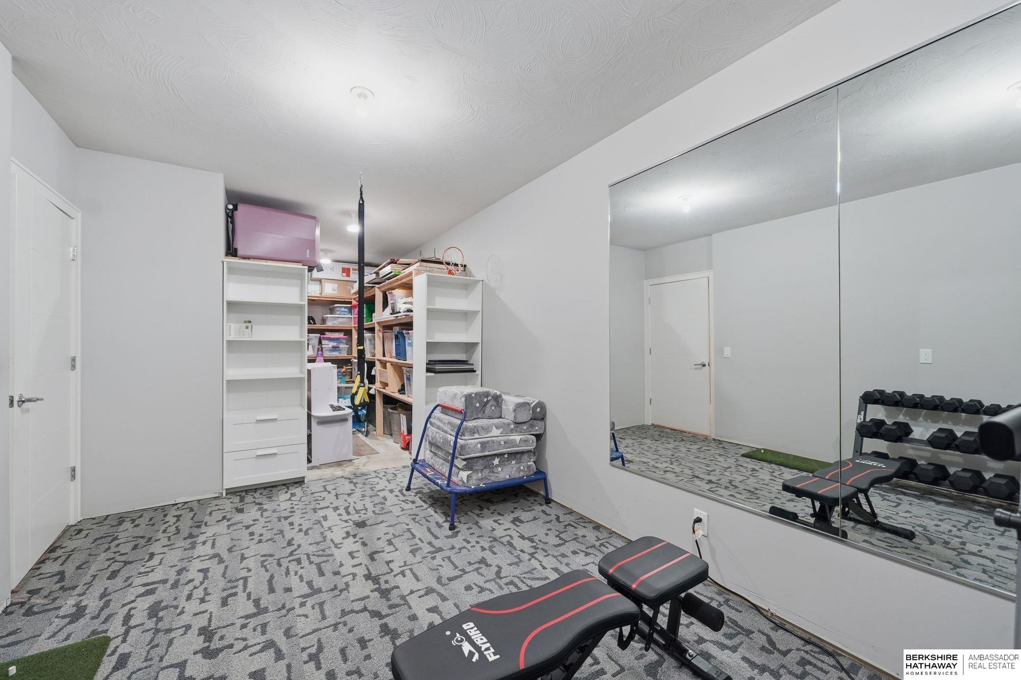 Lincoln, Nebraska 68516, United States, 5 Bedrooms Bedrooms, ,3 BathroomsBathrooms,Residential,Active,242987