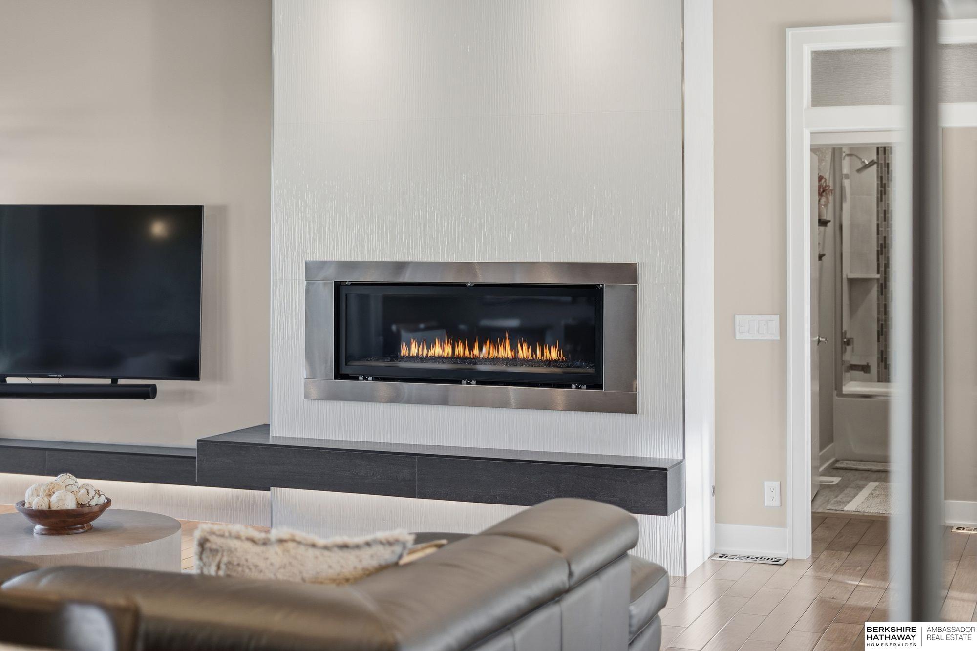 Lincoln, Nebraska 68516, United States, 5 Bedrooms Bedrooms, ,3 BathroomsBathrooms,Residential,Active,242987