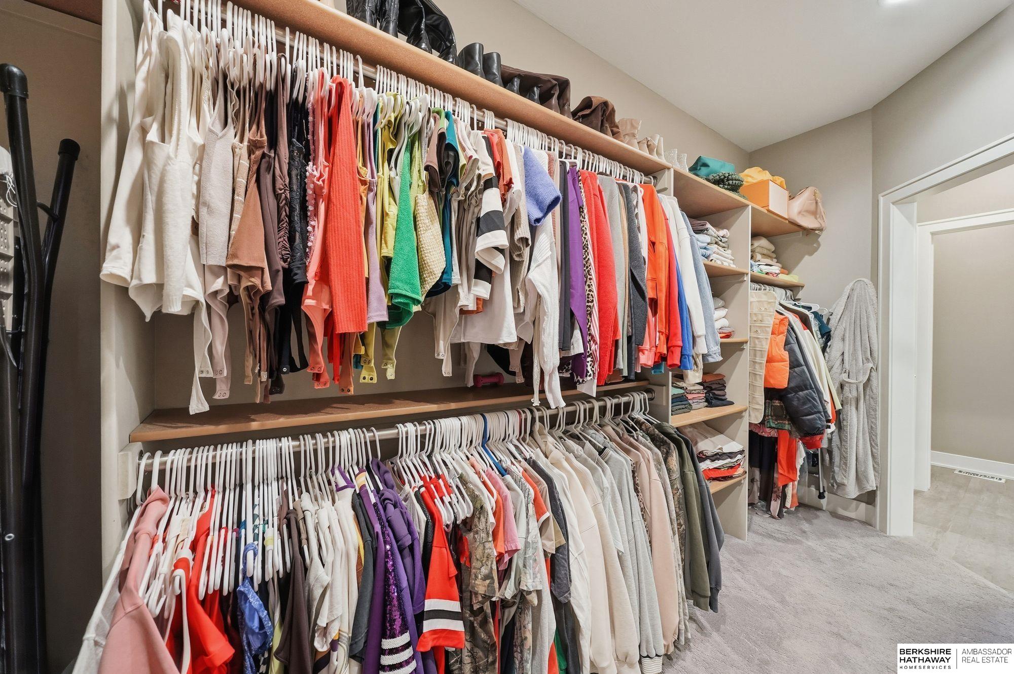 Lincoln, Nebraska 68516, United States, 5 Bedrooms Bedrooms, ,3 BathroomsBathrooms,Residential,Active,242987