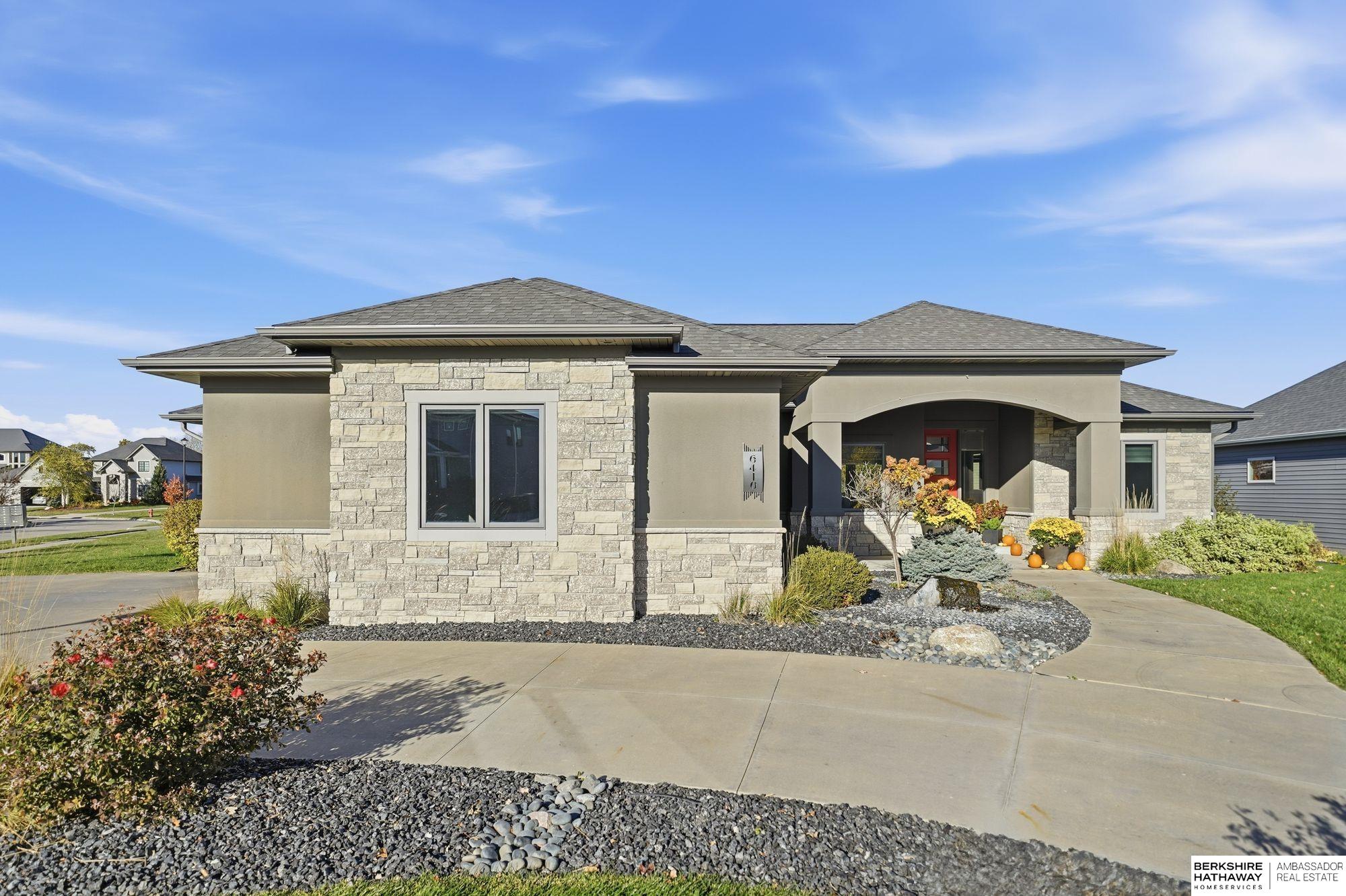 Lincoln, Nebraska 68516, United States, 5 Bedrooms Bedrooms, ,3 BathroomsBathrooms,Residential,Active,242987