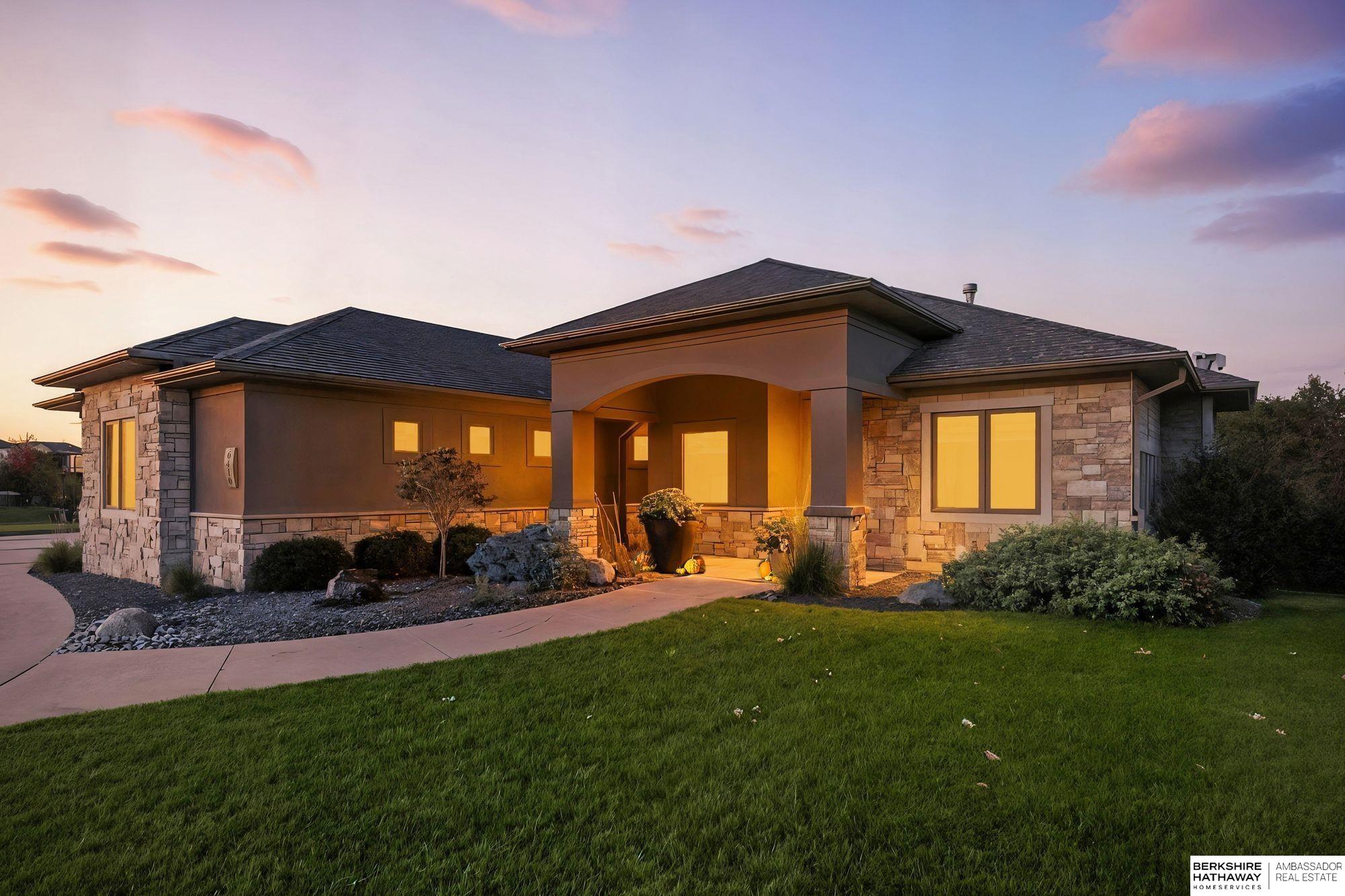 Lincoln, Nebraska 68516, United States, 5 Bedrooms Bedrooms, ,3 BathroomsBathrooms,Residential,Active,242987