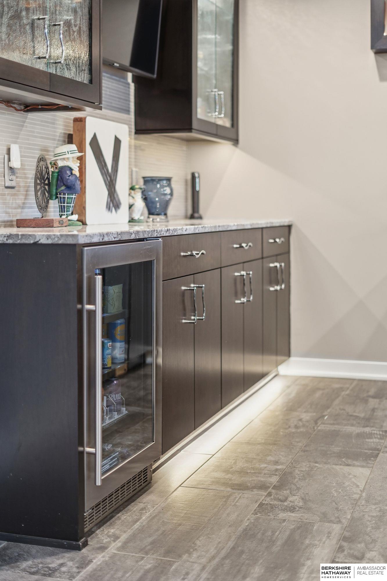 Lincoln, Nebraska 68516, United States, 5 Bedrooms Bedrooms, ,3 BathroomsBathrooms,Residential,Active,242987