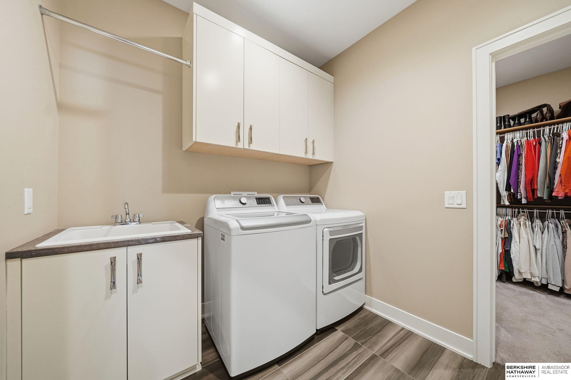 Lincoln, Nebraska 68516, United States, 5 Bedrooms Bedrooms, ,3 BathroomsBathrooms,Residential,Active,242987