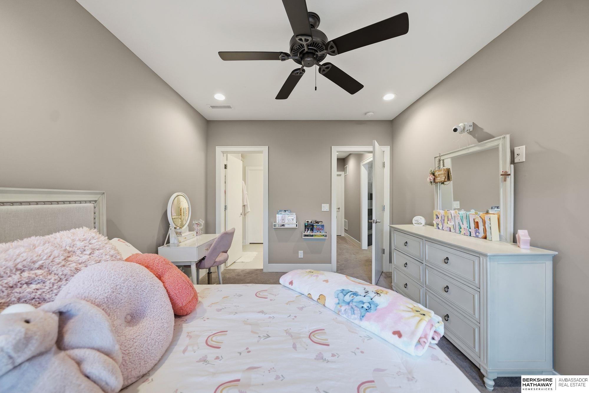 Lincoln, Nebraska 68516, United States, 5 Bedrooms Bedrooms, ,3 BathroomsBathrooms,Residential,Active,242987