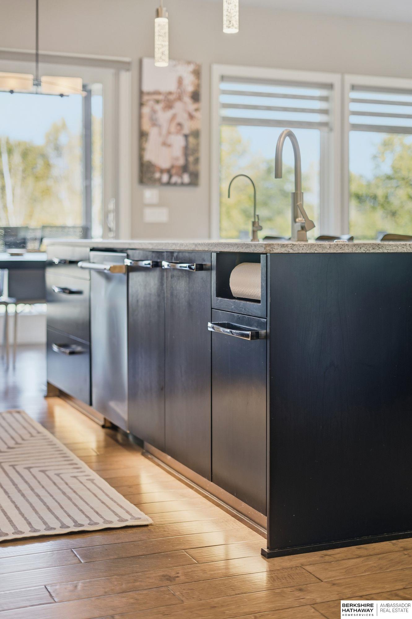 Lincoln, Nebraska 68516, United States, 5 Bedrooms Bedrooms, ,3 BathroomsBathrooms,Residential,Active,242987