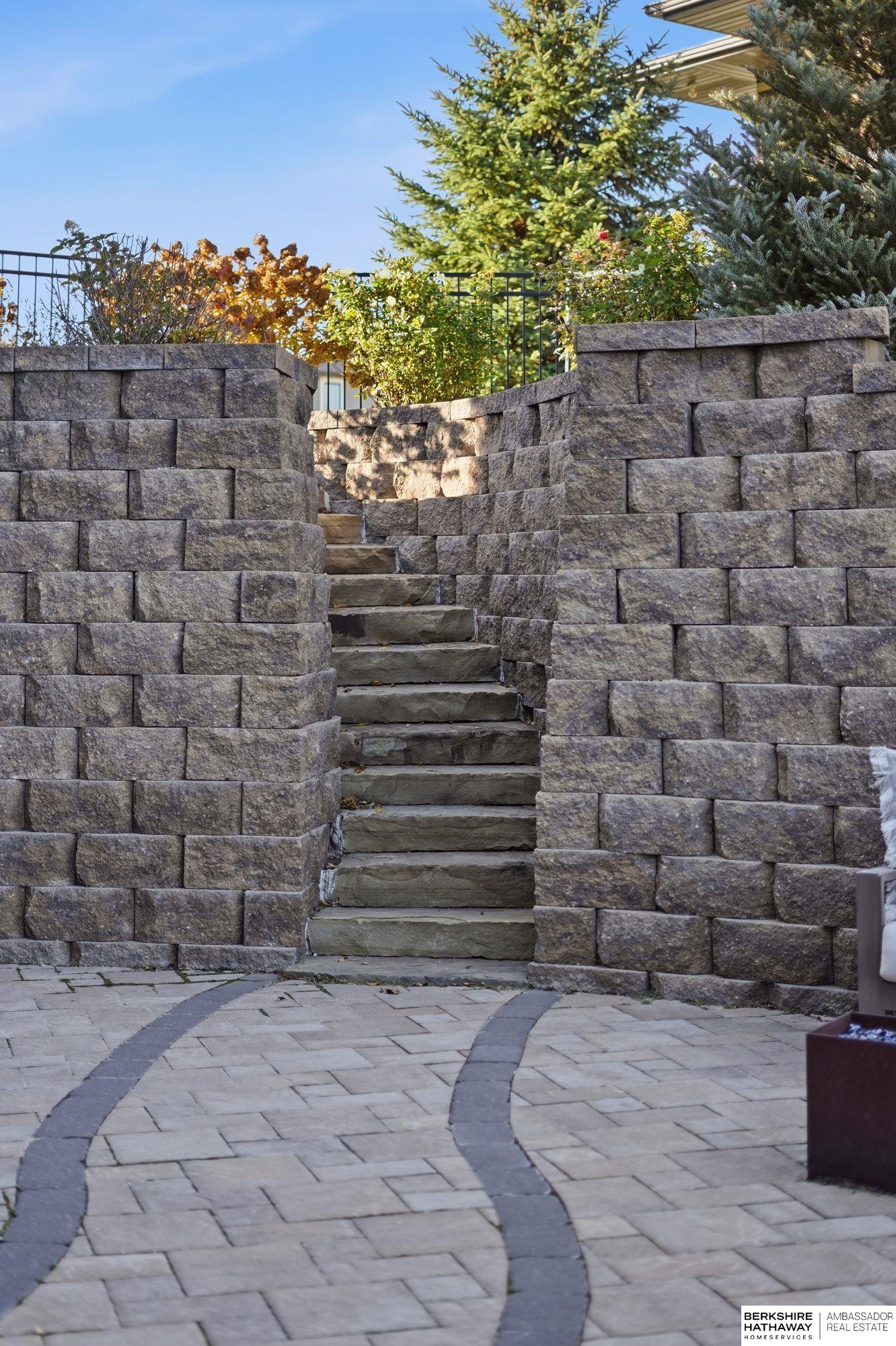 Lincoln, Nebraska 68516, United States, 5 Bedrooms Bedrooms, ,3 BathroomsBathrooms,Residential,Active,242987