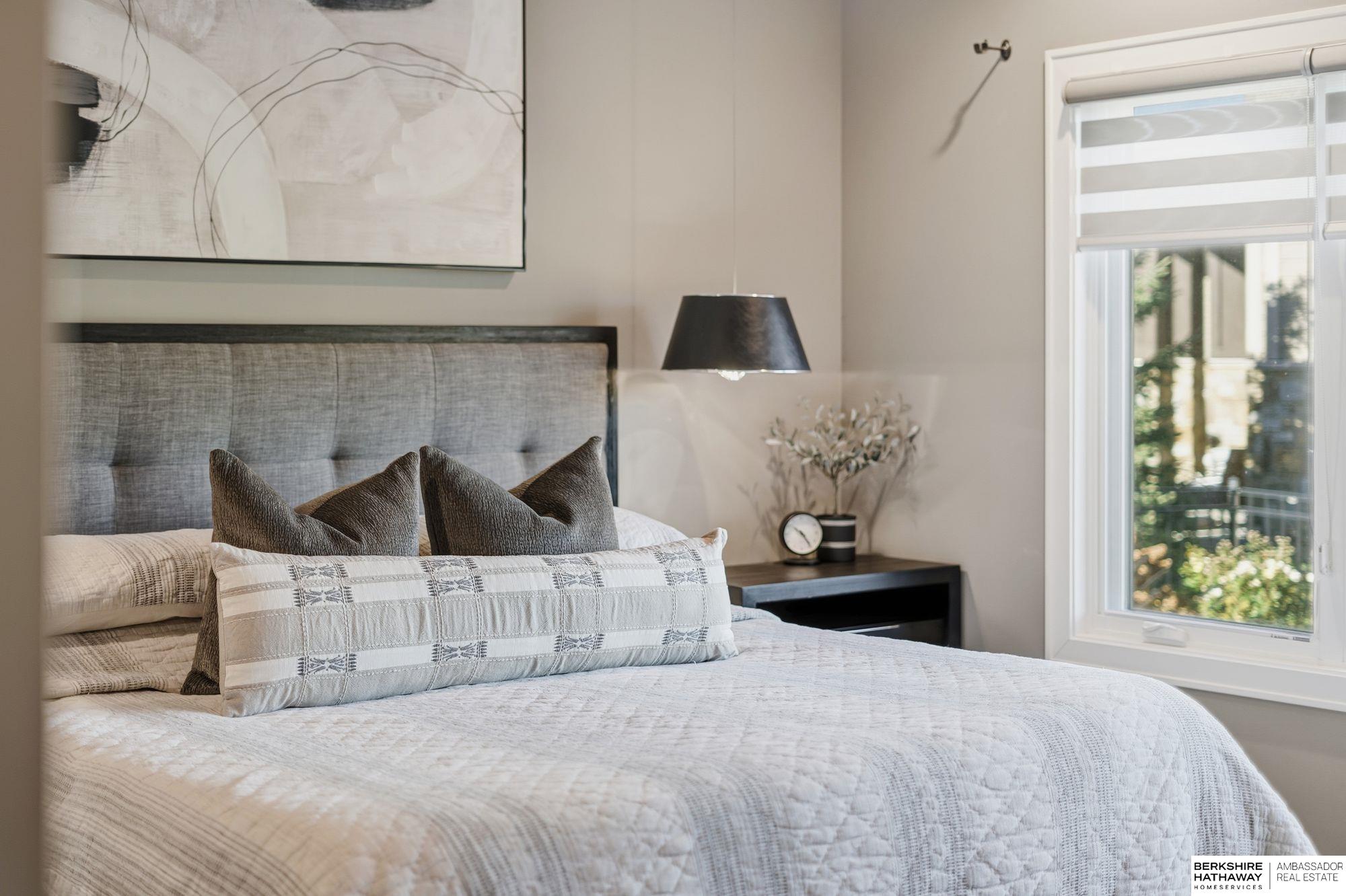 Lincoln, Nebraska 68516, United States, 5 Bedrooms Bedrooms, ,3 BathroomsBathrooms,Residential,Active,242987