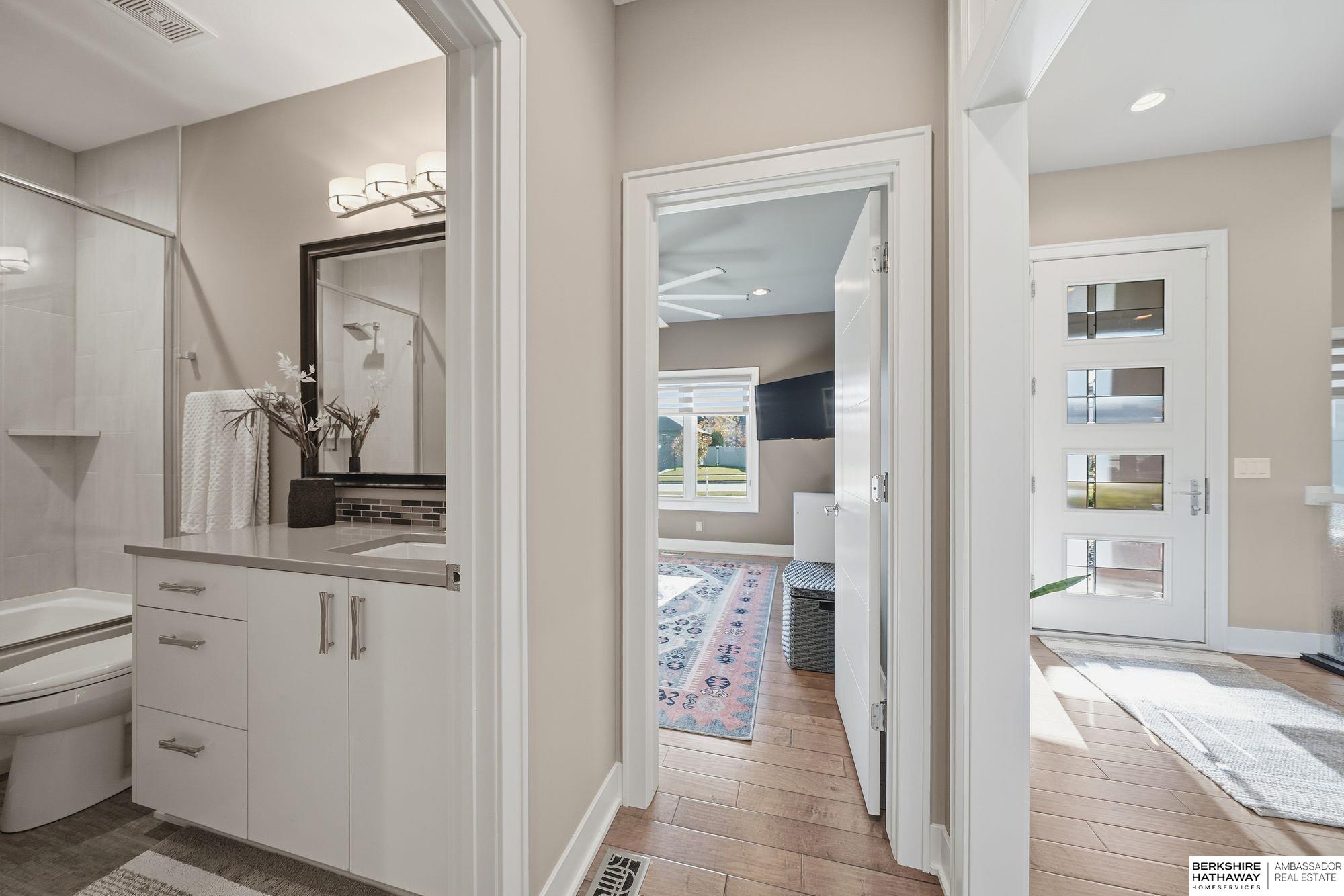 Lincoln, Nebraska 68516, United States, 5 Bedrooms Bedrooms, ,3 BathroomsBathrooms,Residential,Active,242987