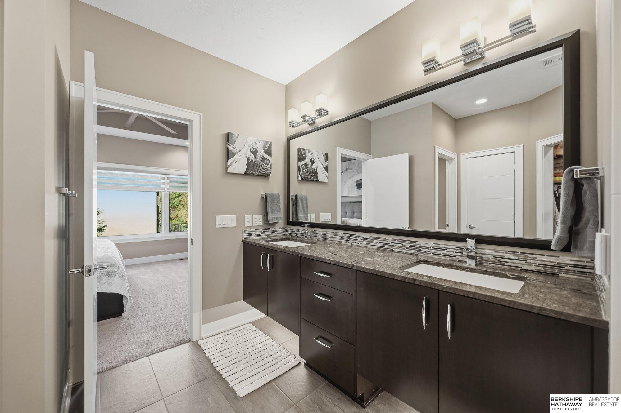 Lincoln, Nebraska 68516, United States, 5 Bedrooms Bedrooms, ,3 BathroomsBathrooms,Residential,Active,242987