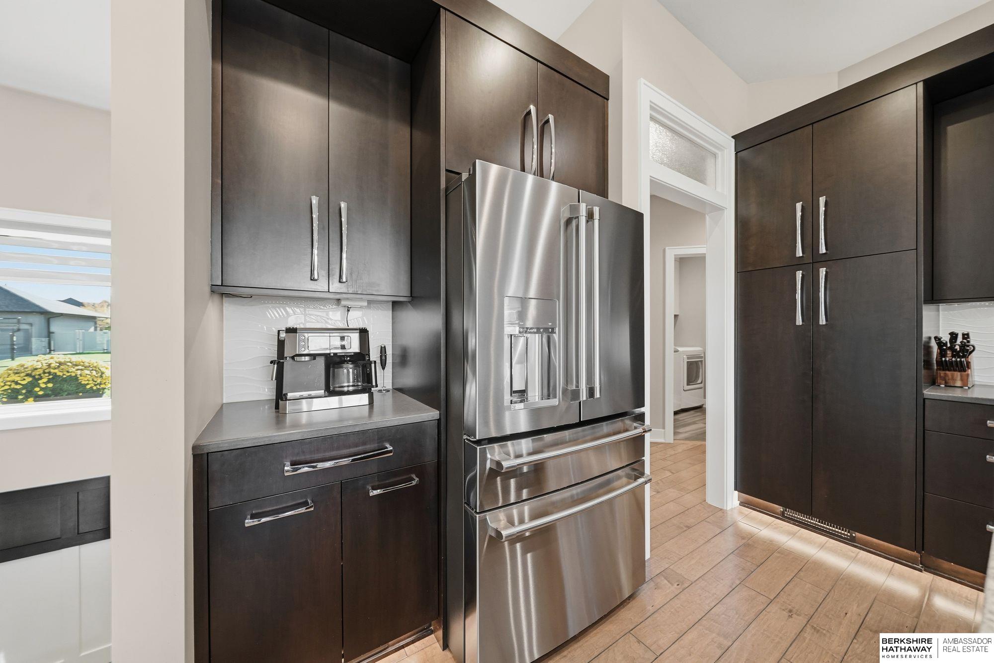 Lincoln, Nebraska 68516, United States, 5 Bedrooms Bedrooms, ,3 BathroomsBathrooms,Residential,Active,242987