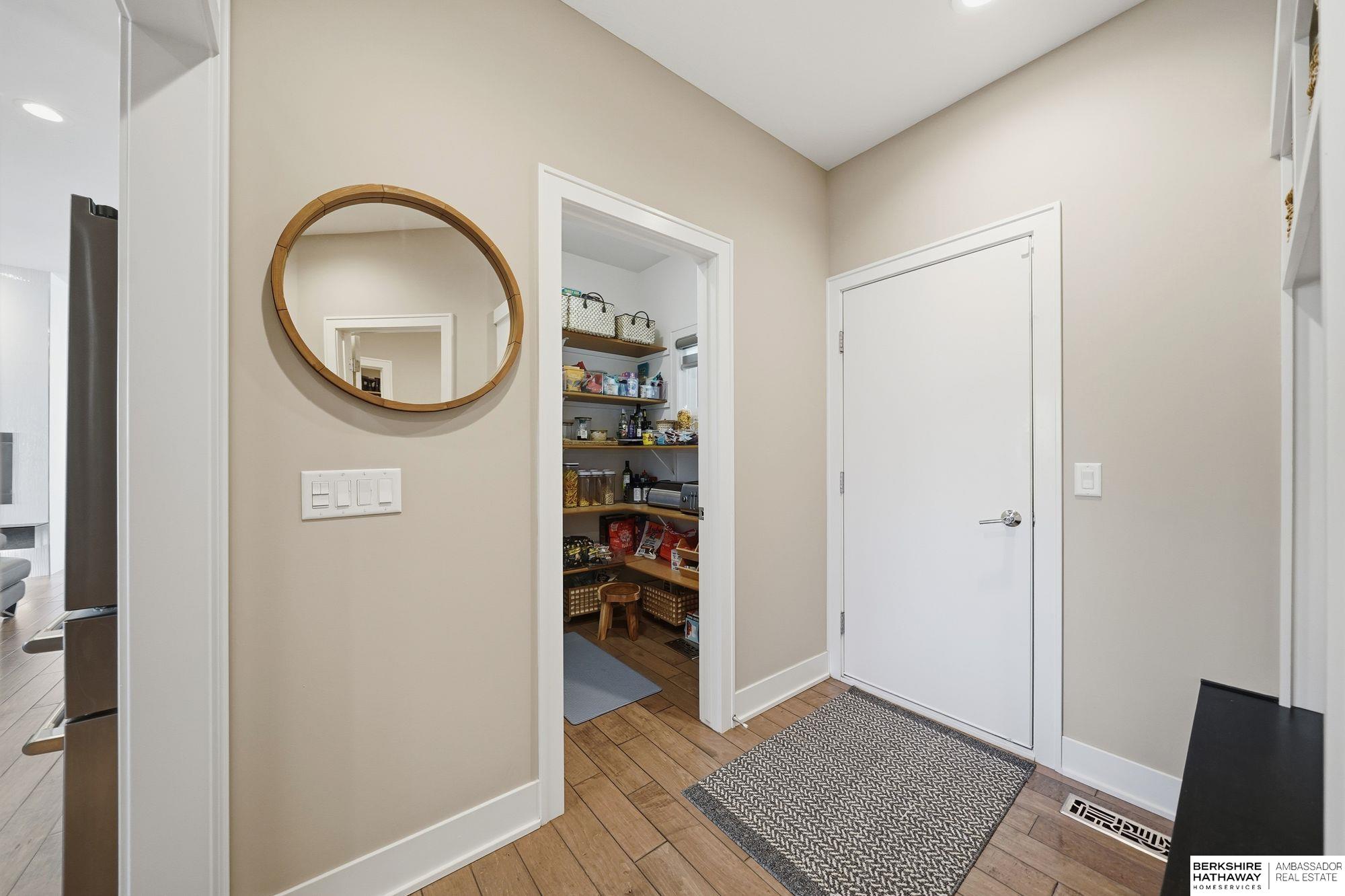 Lincoln, Nebraska 68516, United States, 5 Bedrooms Bedrooms, ,3 BathroomsBathrooms,Residential,Active,242987