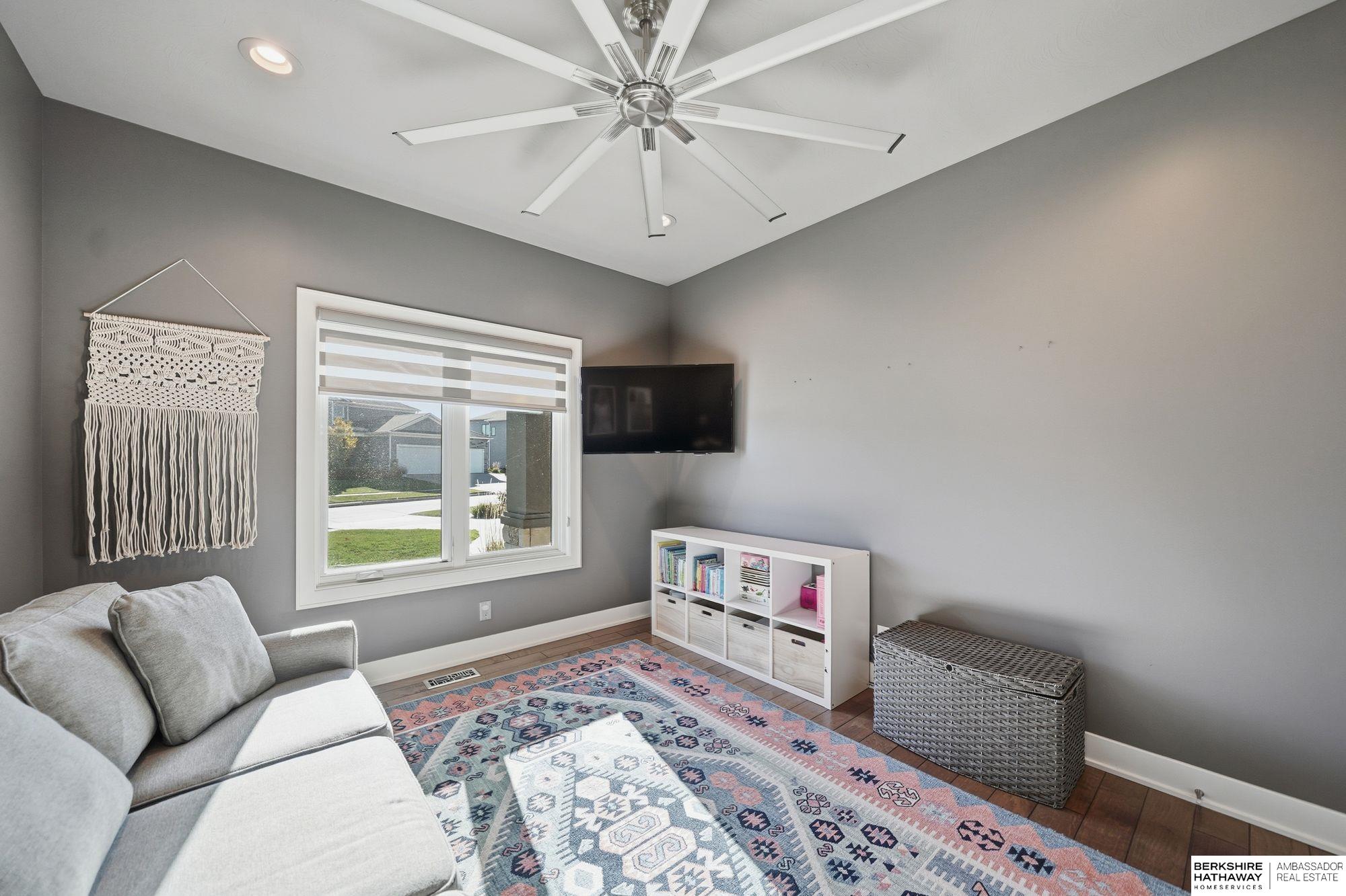 Lincoln, Nebraska 68516, United States, 5 Bedrooms Bedrooms, ,3 BathroomsBathrooms,Residential,Active,242987