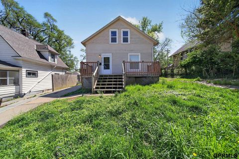 Photo of 3723 Franklin Street, Omaha, NE 68111 (MLS # 22612060)