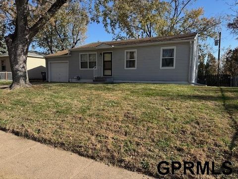 Photo of 2333 Olive Street, Bellevue, NE 68147 (MLS # 22532833)