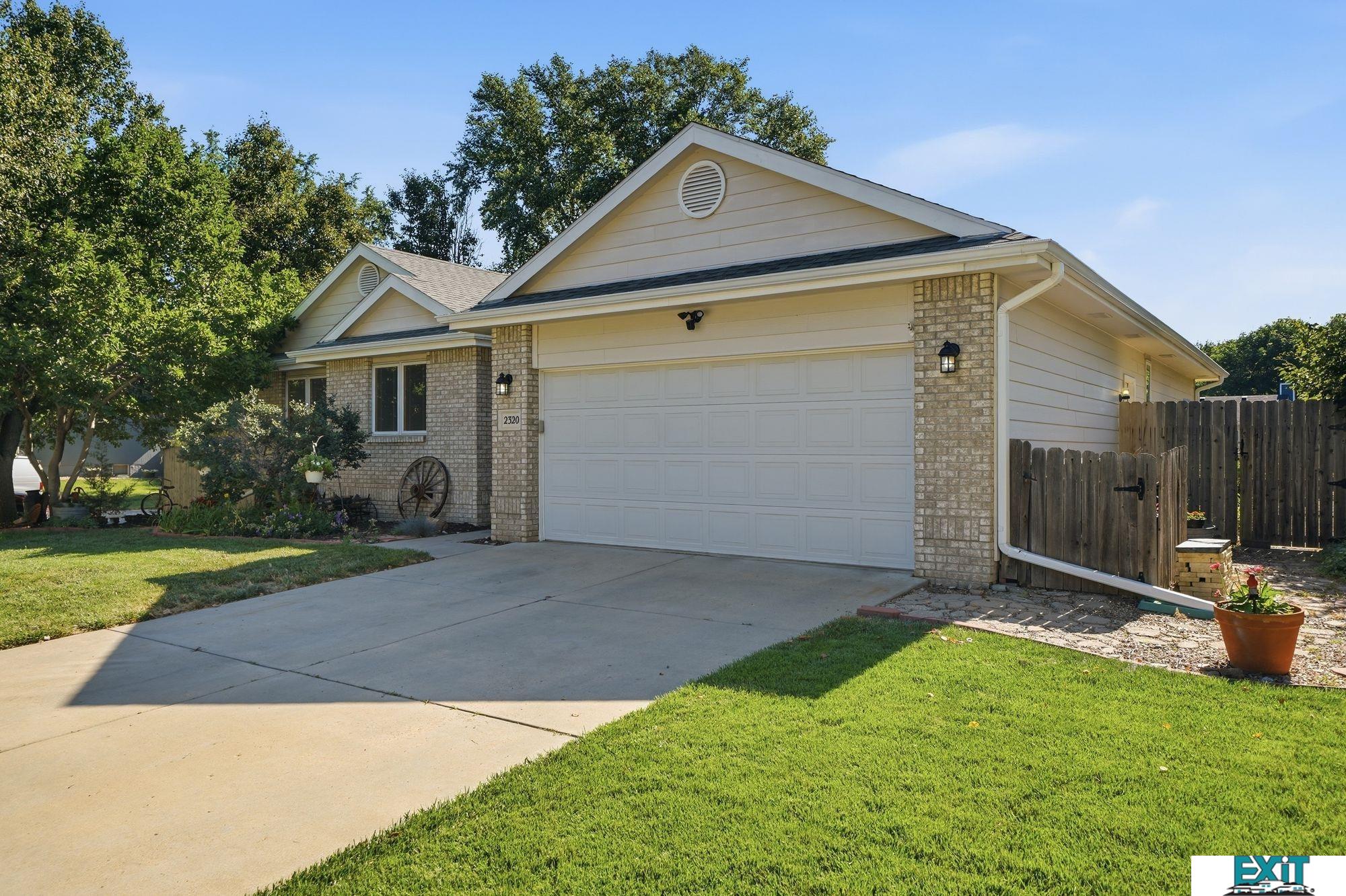 2320 SW 17th Street - Photo 2
