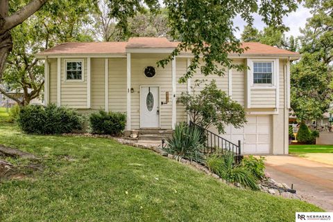 Photo of 8412 S 142nd Street, Omaha, NE 68138 (MLS # 22528269)