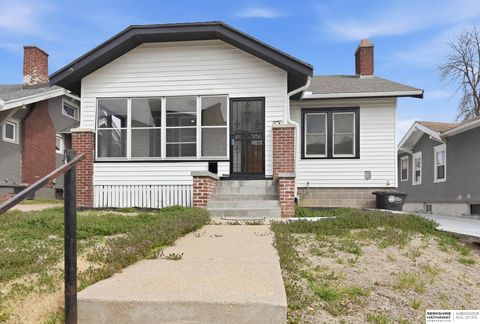 Photo of 2730 Whitmore Street, Omaha, NE 68112 (MLS # 22609095)