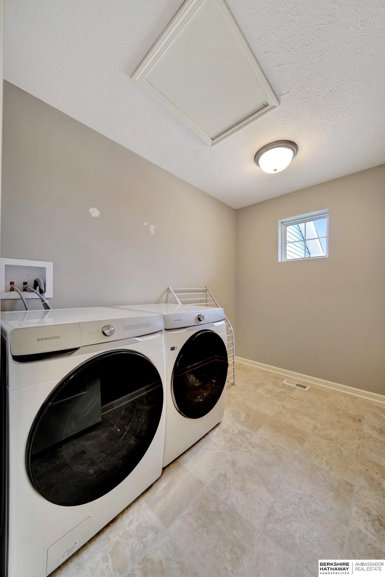 Lincoln, Nebraska 68507, United States, 4 Bedrooms Bedrooms, ,2 BathroomsBathrooms,Residential,Active,135254