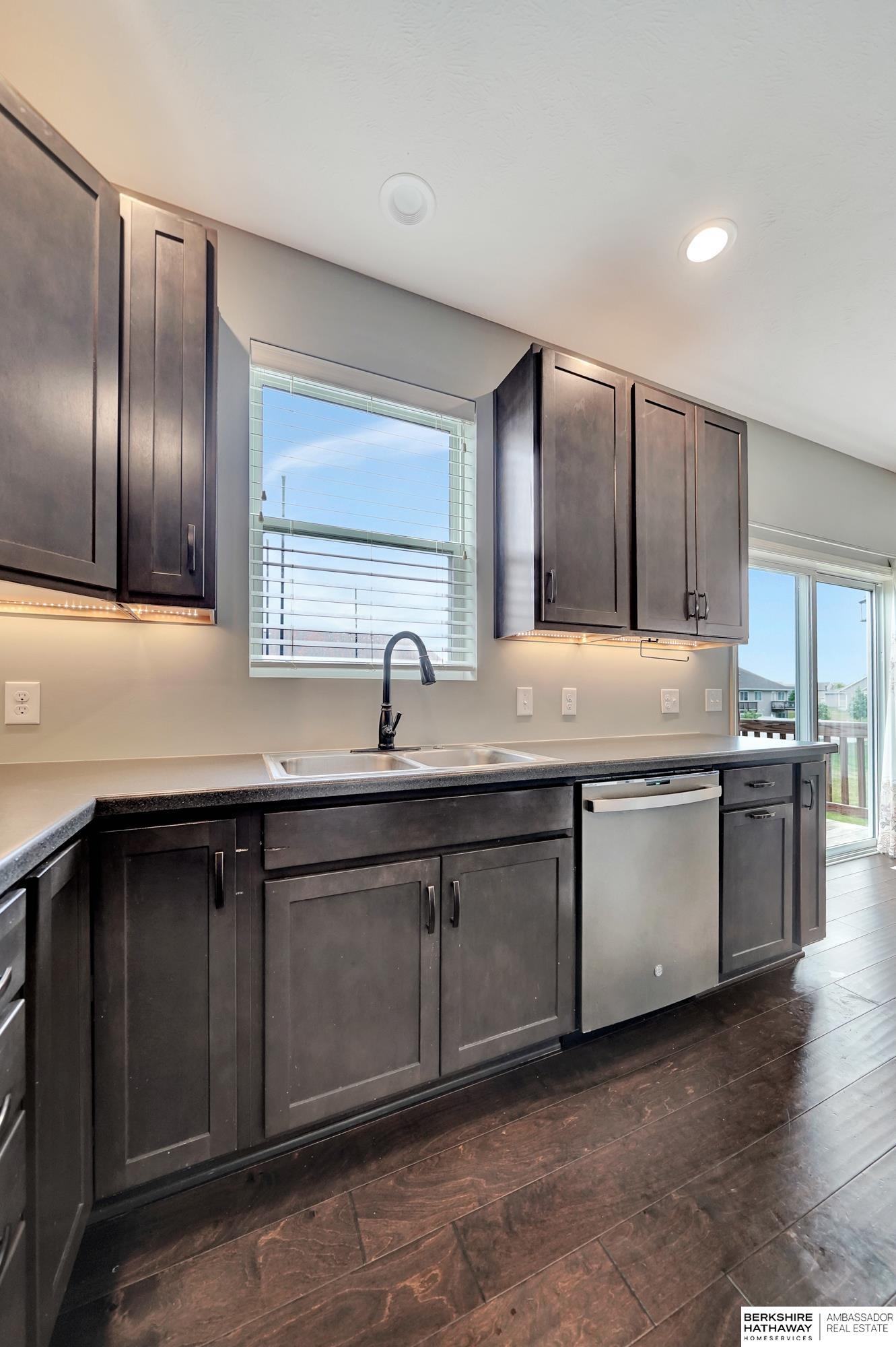 Lincoln, Nebraska 68507, United States, 4 Bedrooms Bedrooms, ,2 BathroomsBathrooms,Residential,Active,135254