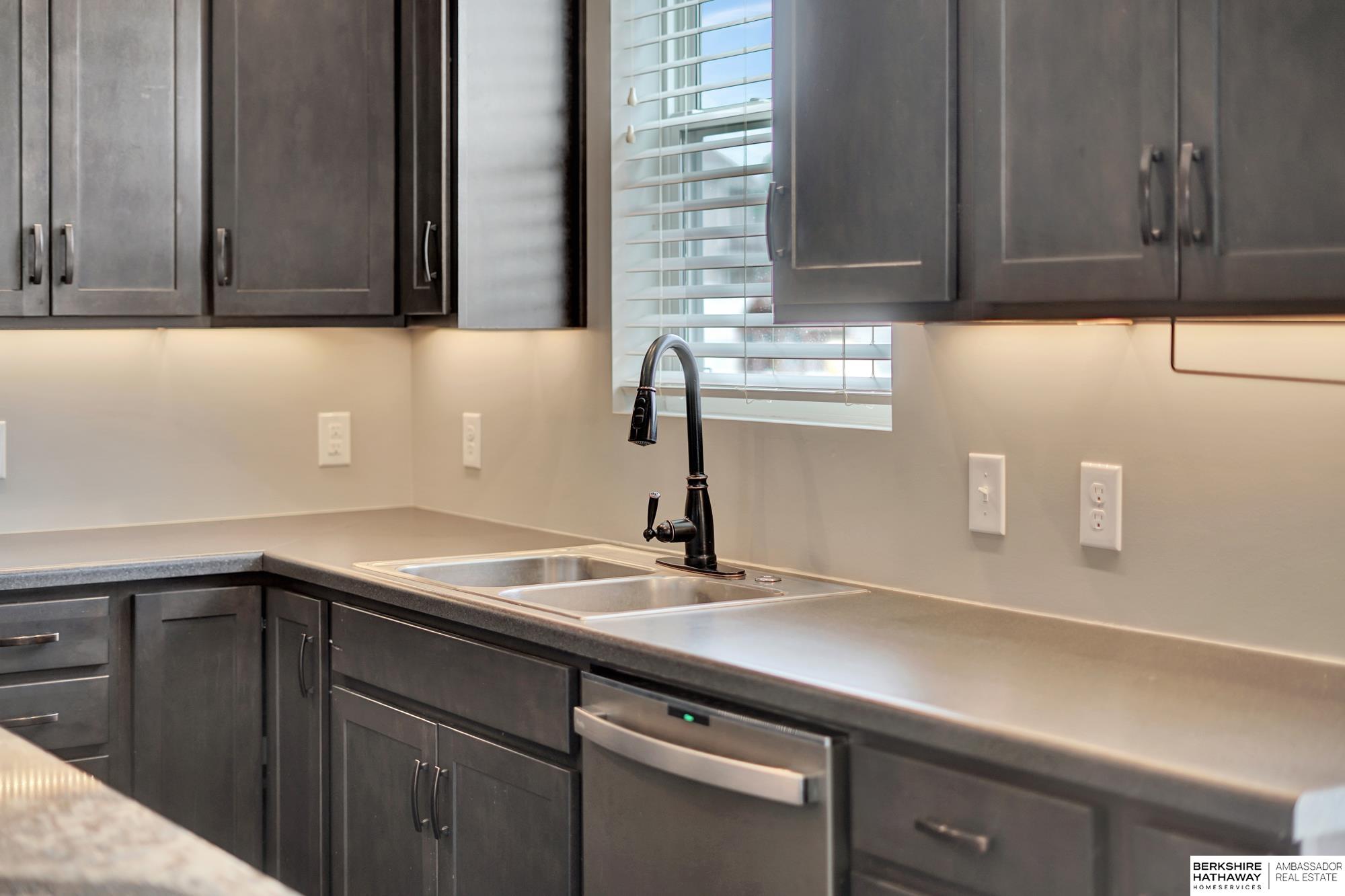 Lincoln, Nebraska 68507, United States, 4 Bedrooms Bedrooms, ,2 BathroomsBathrooms,Residential,Active,135254