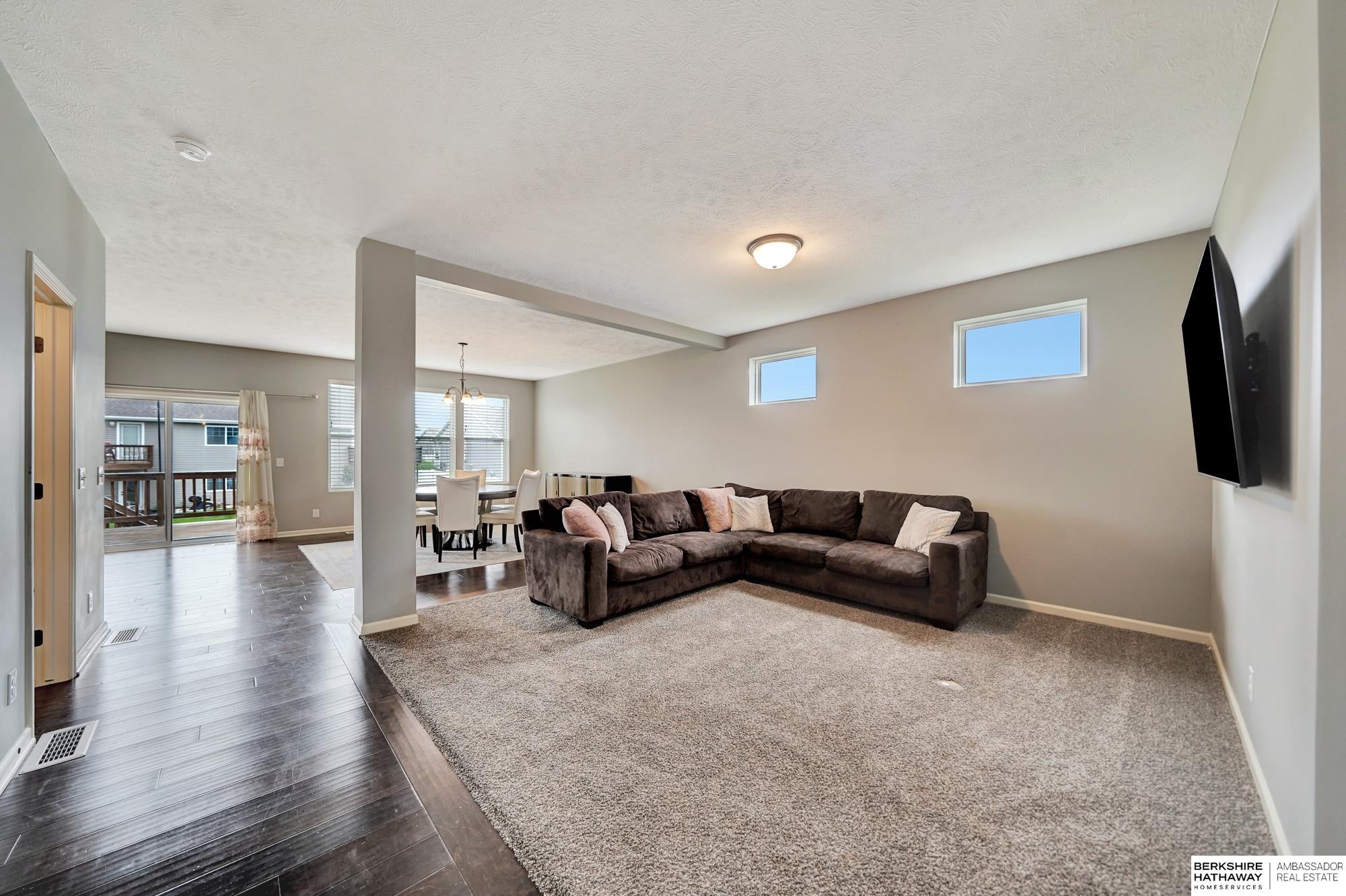 Lincoln, Nebraska 68507, United States, 4 Bedrooms Bedrooms, ,2 BathroomsBathrooms,Residential,Active,135254