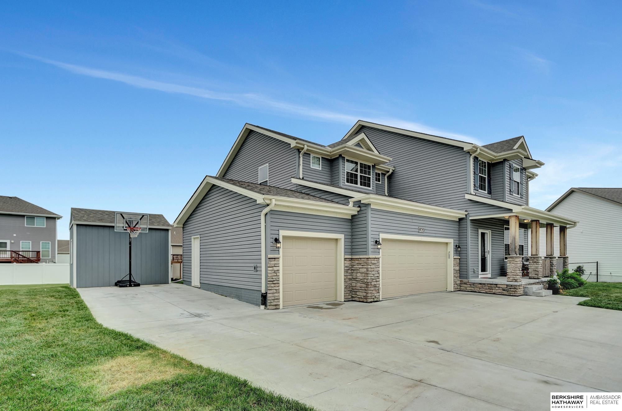 Lincoln, Nebraska 68507, United States, 4 Bedrooms Bedrooms, ,2 BathroomsBathrooms,Residential,Active,135254