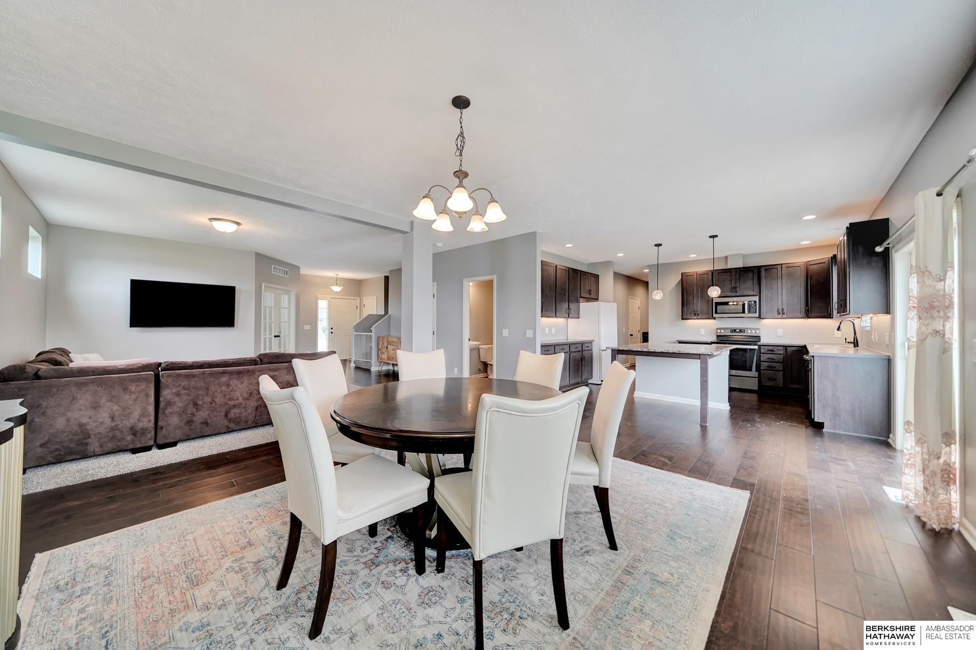 Lincoln, Nebraska 68507, United States, 4 Bedrooms Bedrooms, ,2 BathroomsBathrooms,Residential,Active,135254