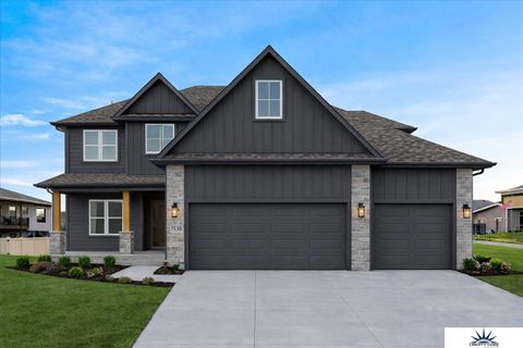 Photo of 19914 Weir Street, Omaha, NE 68135 (MLS # 22603618)