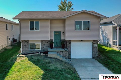 Photo of 2825 W Arlington Street, Lincoln, NE 68522 (MLS # 22528191)