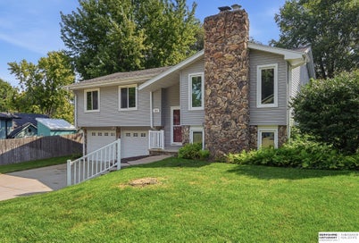 823 Tara Road Papillion NE 68046