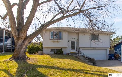 Photo of 4879 Robin Drive, Omaha, NE 68157 (MLS # 22607879)
