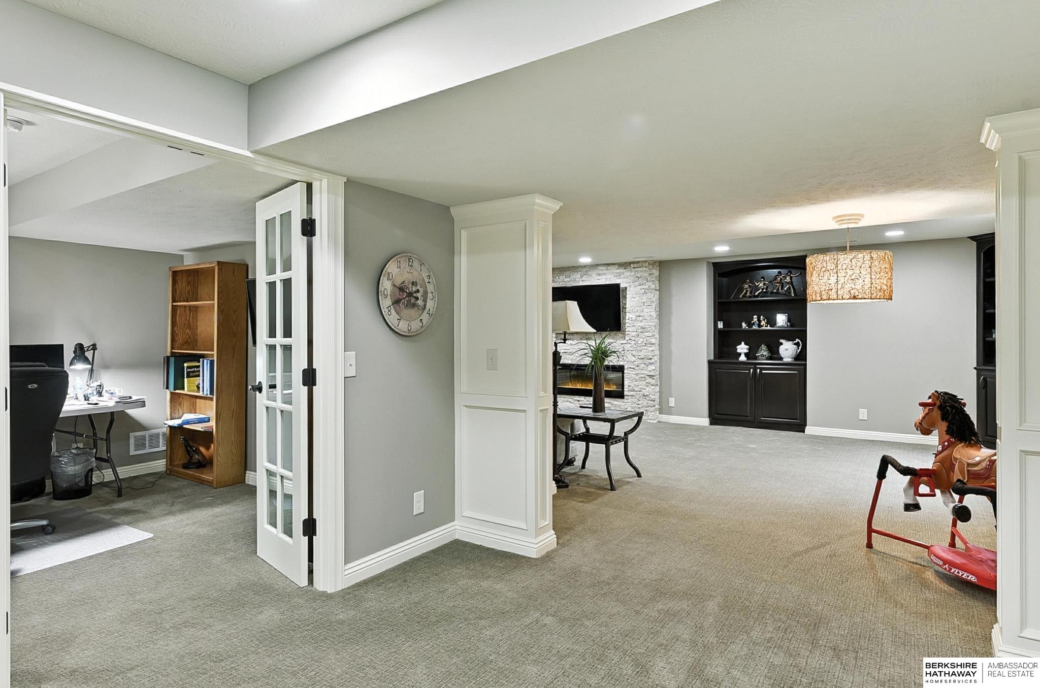 Omaha, Nebraska 68164, United States, 4 Bedrooms Bedrooms, ,2 BathroomsBathrooms,Residential,Active,200273