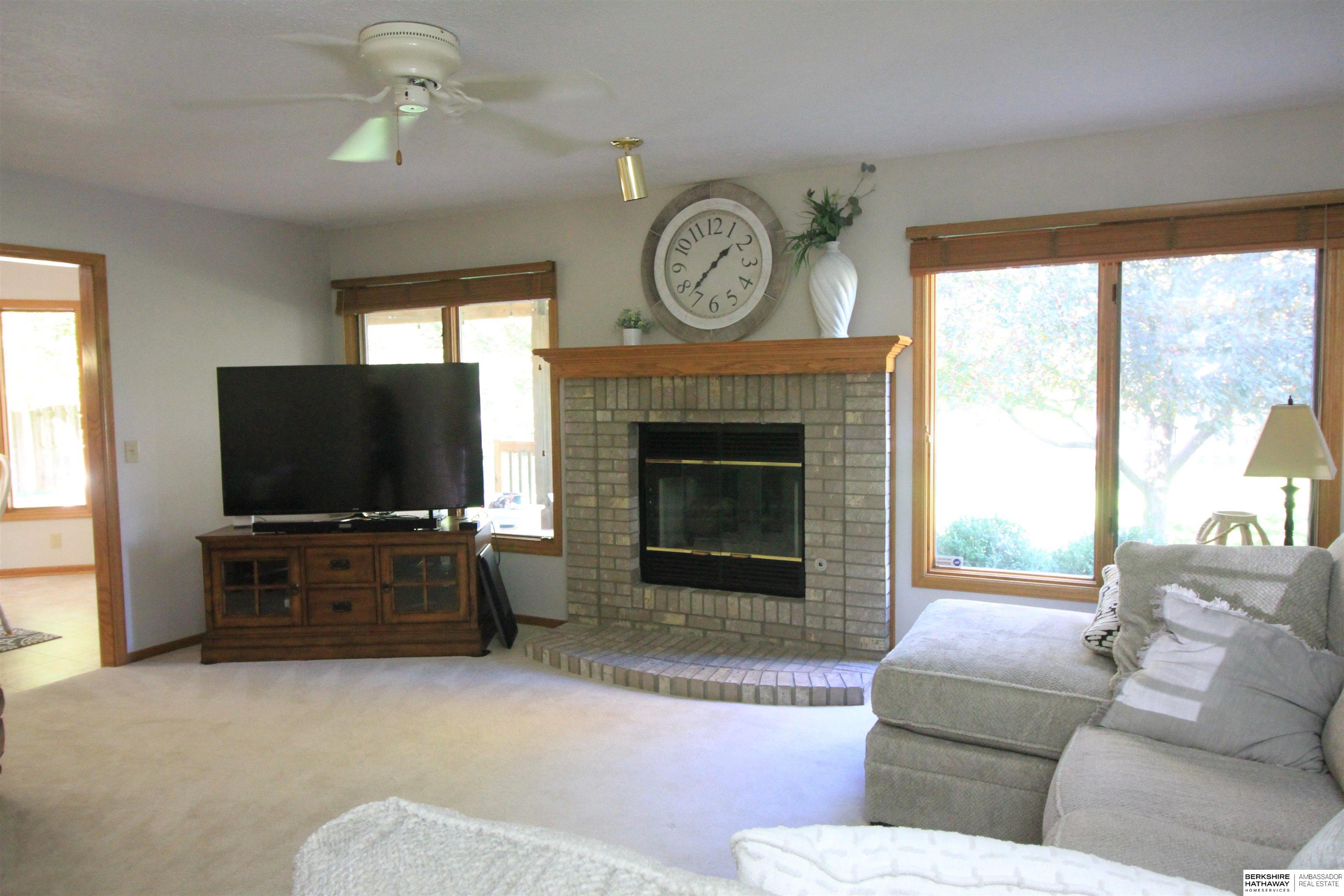 Omaha, Nebraska 68164, United States, 4 Bedrooms Bedrooms, ,2 BathroomsBathrooms,Residential,Active,200273