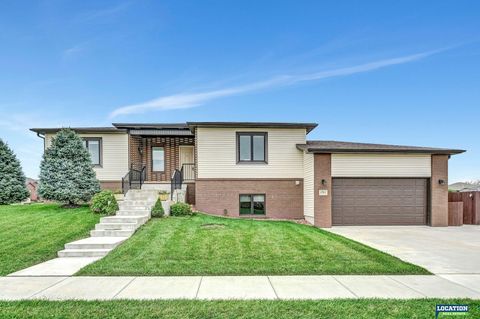 Photo of 2961 Valley Stream Drive, Lincoln, NE 68516 (MLS # 22529701)