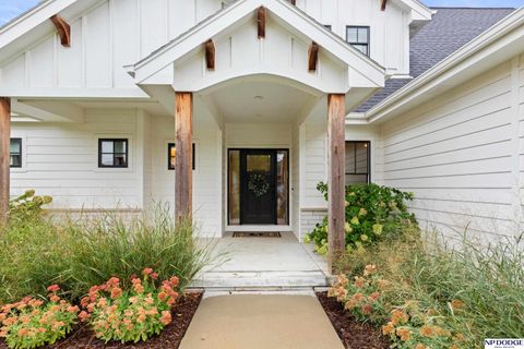 Photo of 2725 N 190th Street, Omaha, NE 68022 (MLS # 22528927)