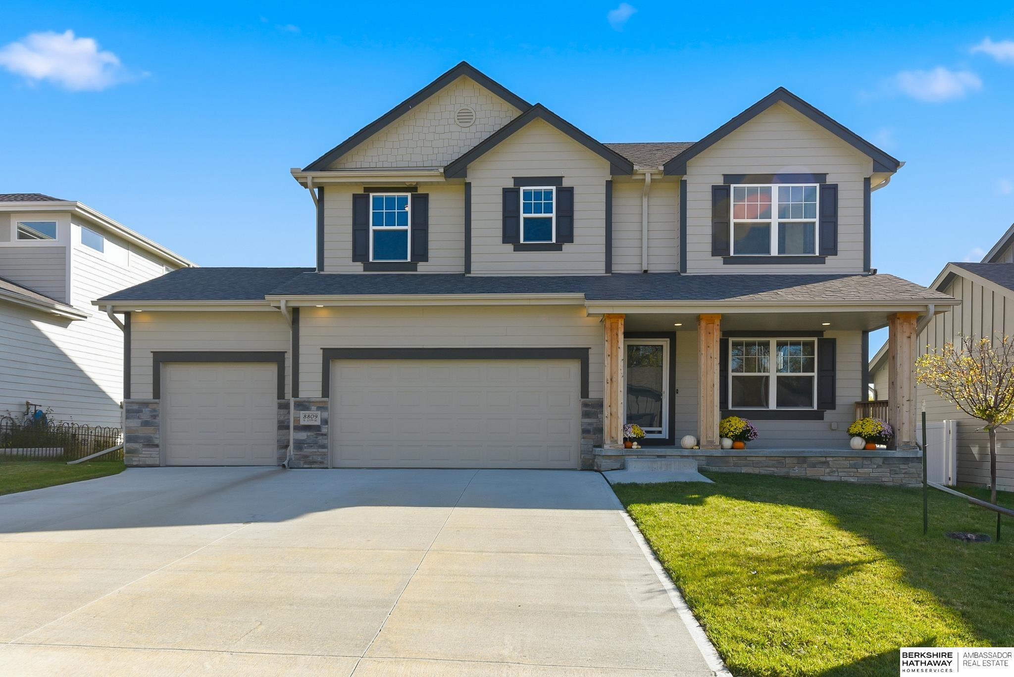 Bennington, Nebraska 68007, United States, 4 Bedrooms Bedrooms, ,2 BathroomsBathrooms,Residential,Active,237468