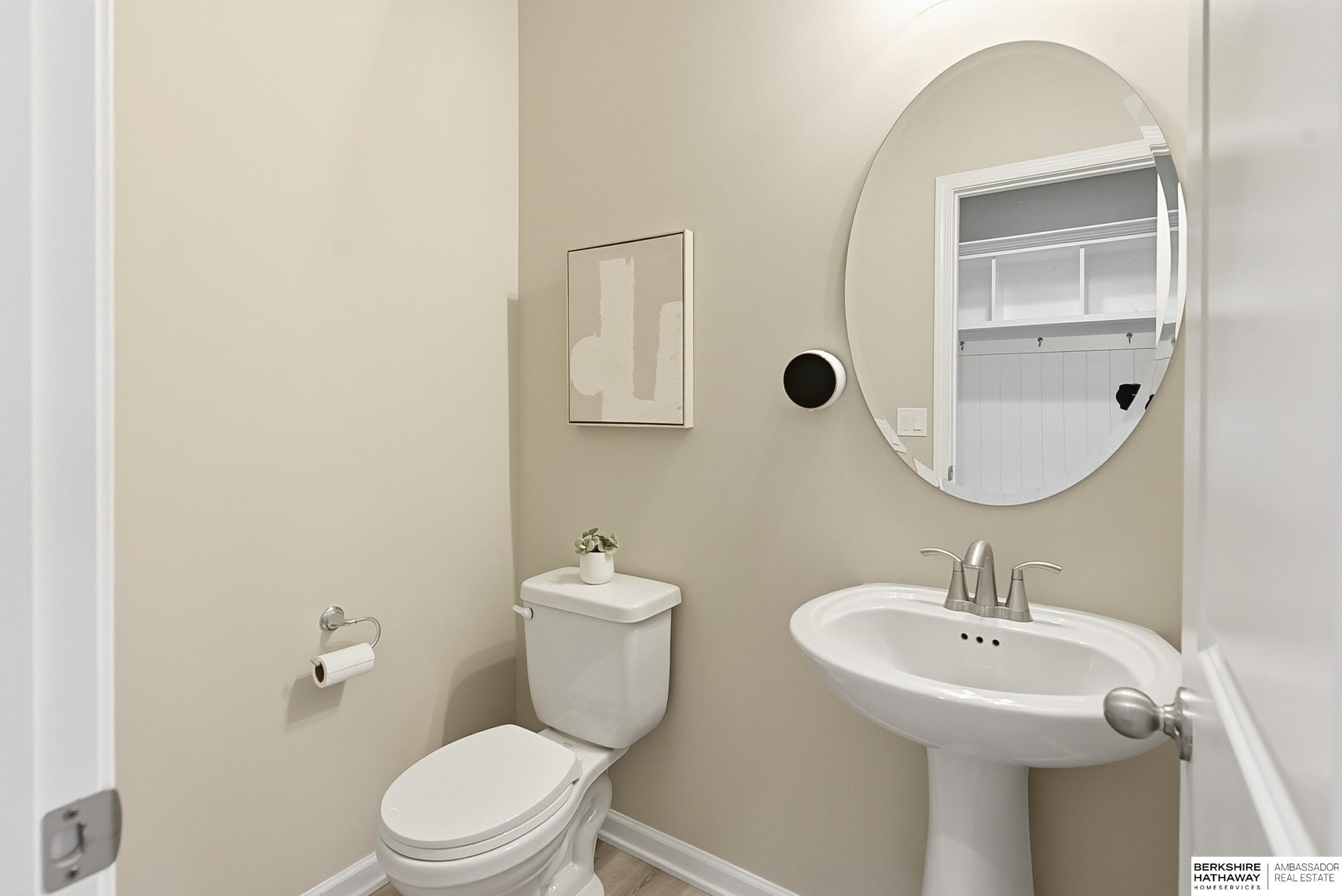 Bennington, Nebraska 68007, United States, 4 Bedrooms Bedrooms, ,2 BathroomsBathrooms,Residential,Active,237468