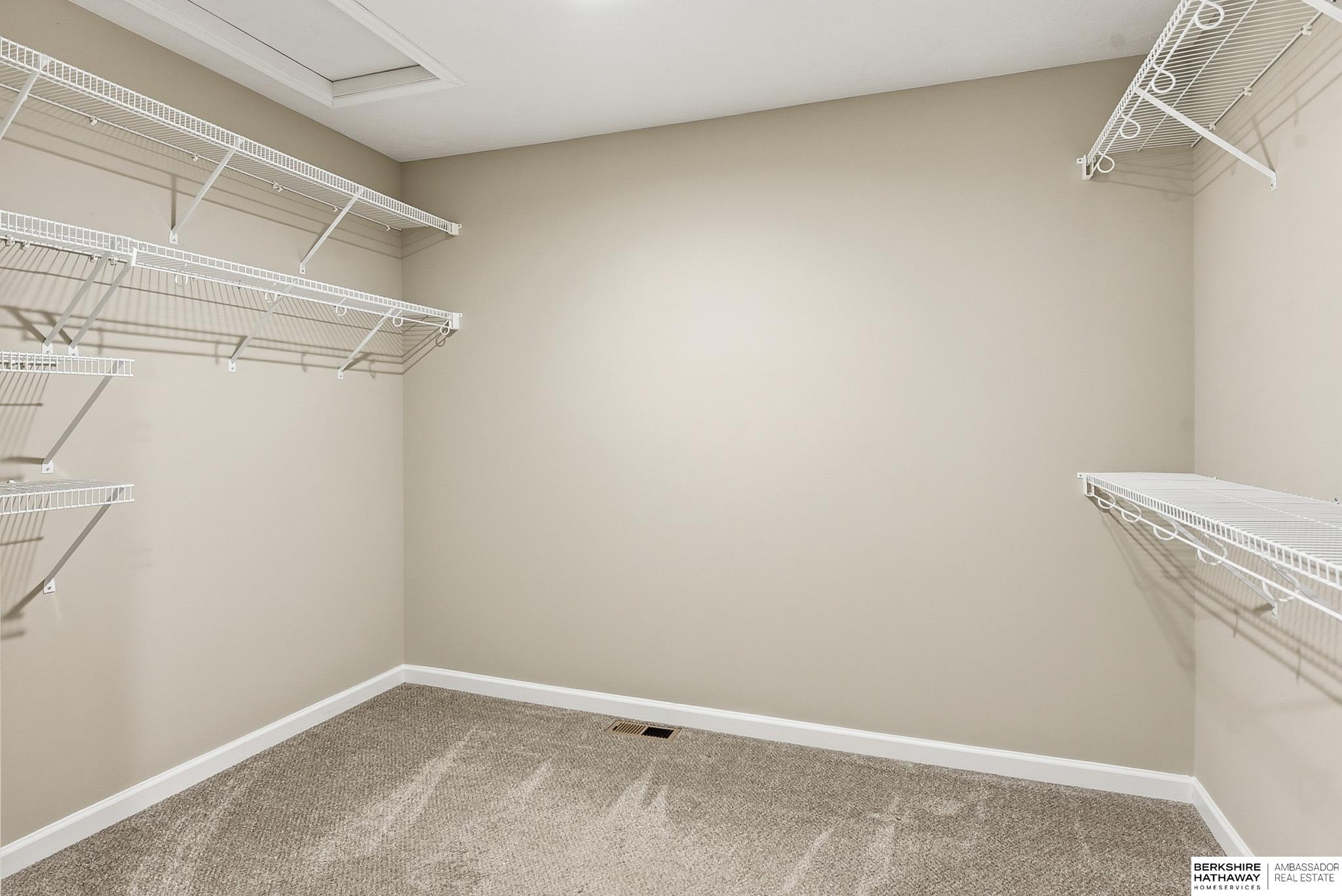 Bennington, Nebraska 68007, United States, 4 Bedrooms Bedrooms, ,2 BathroomsBathrooms,Residential,Active,237468