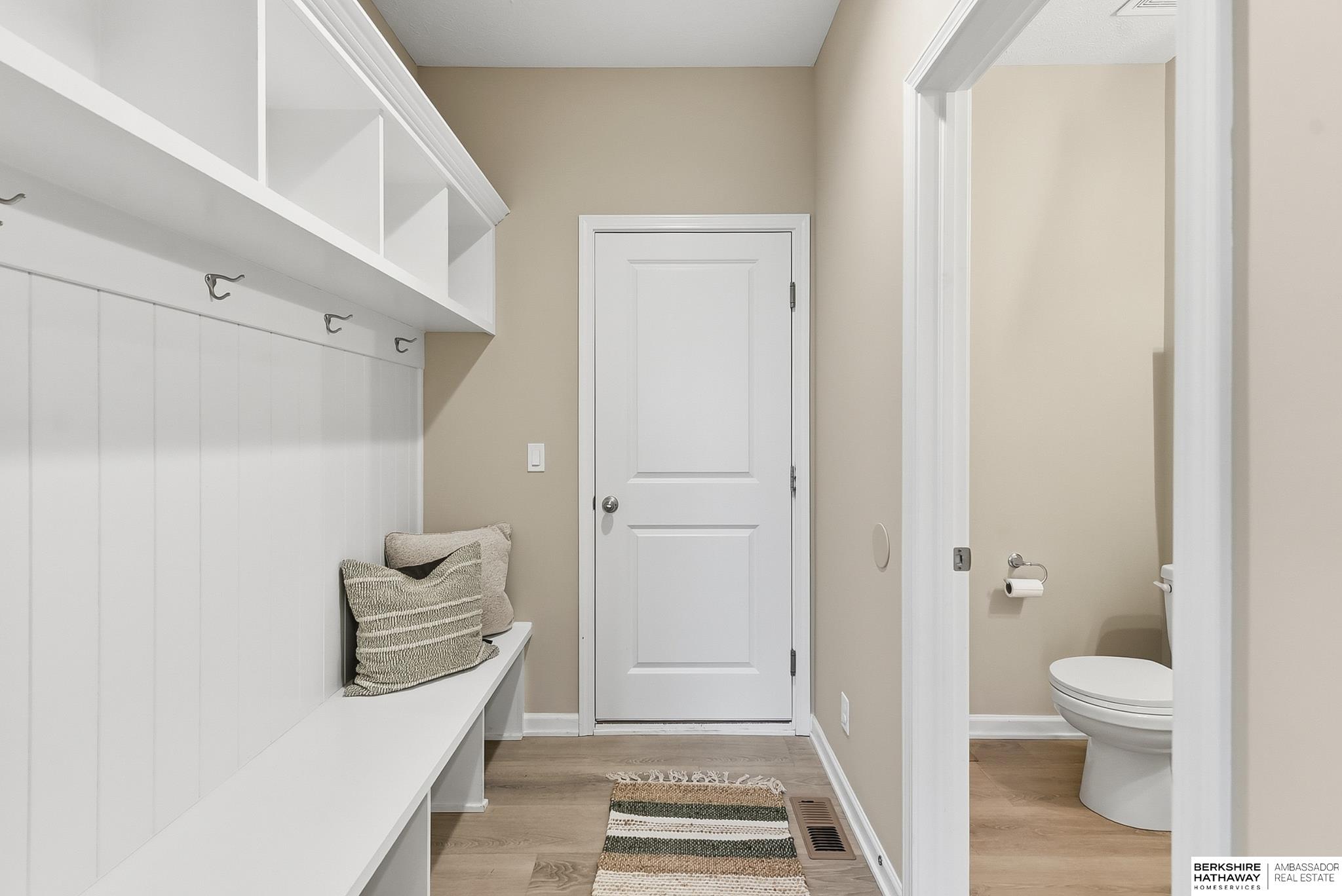 Bennington, Nebraska 68007, United States, 4 Bedrooms Bedrooms, ,2 BathroomsBathrooms,Residential,Active,237468