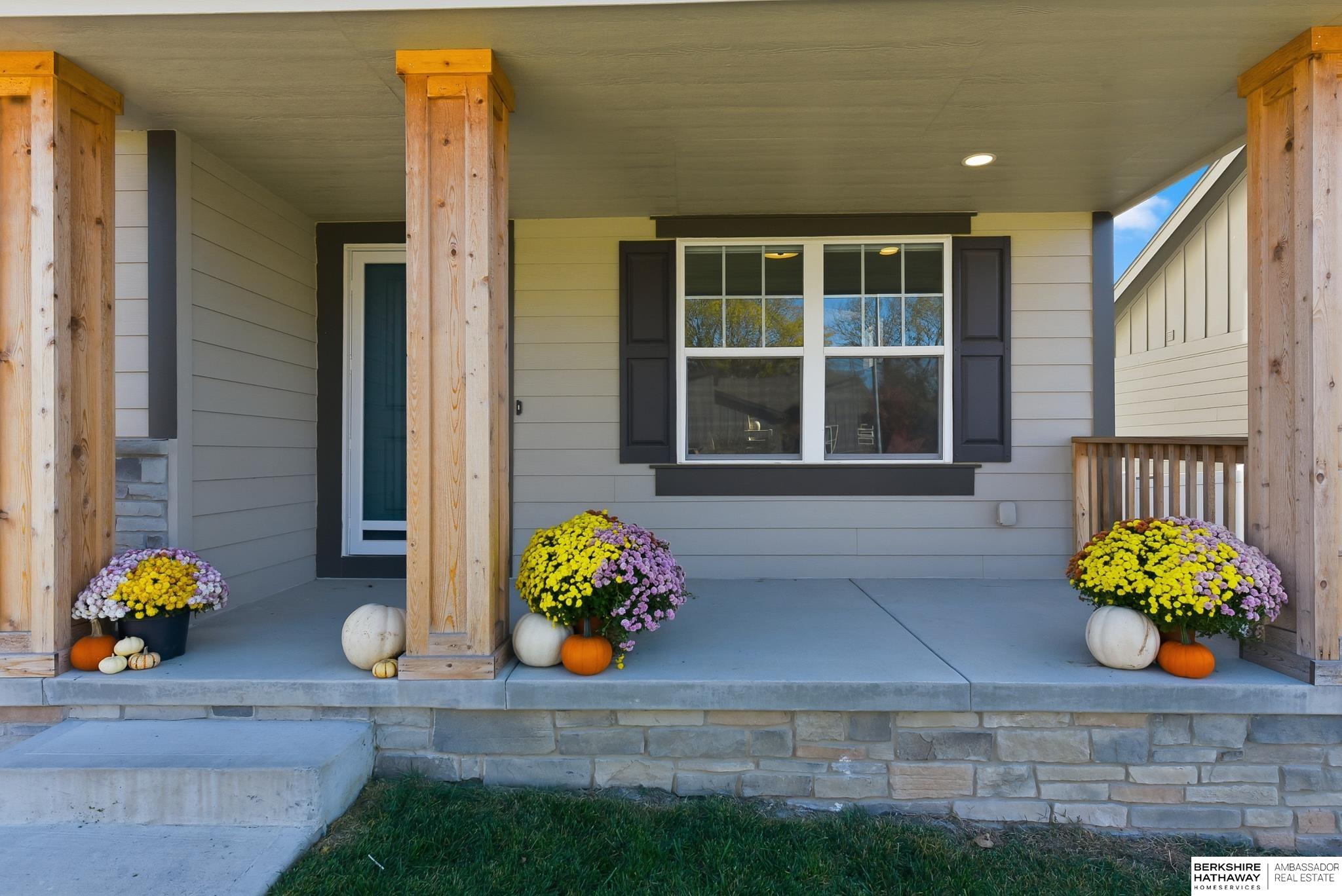 Bennington, Nebraska 68007, United States, 4 Bedrooms Bedrooms, ,2 BathroomsBathrooms,Residential,Active,237468