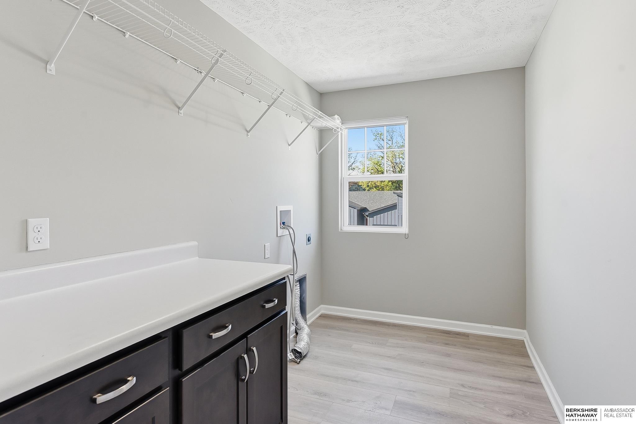 Bennington, Nebraska 68007, United States, 4 Bedrooms Bedrooms, ,2 BathroomsBathrooms,Residential,Active,237468