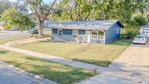 Photo of 5600 Wilshire Boulevard, Lincoln, NE 68505 (MLS # 22528646)