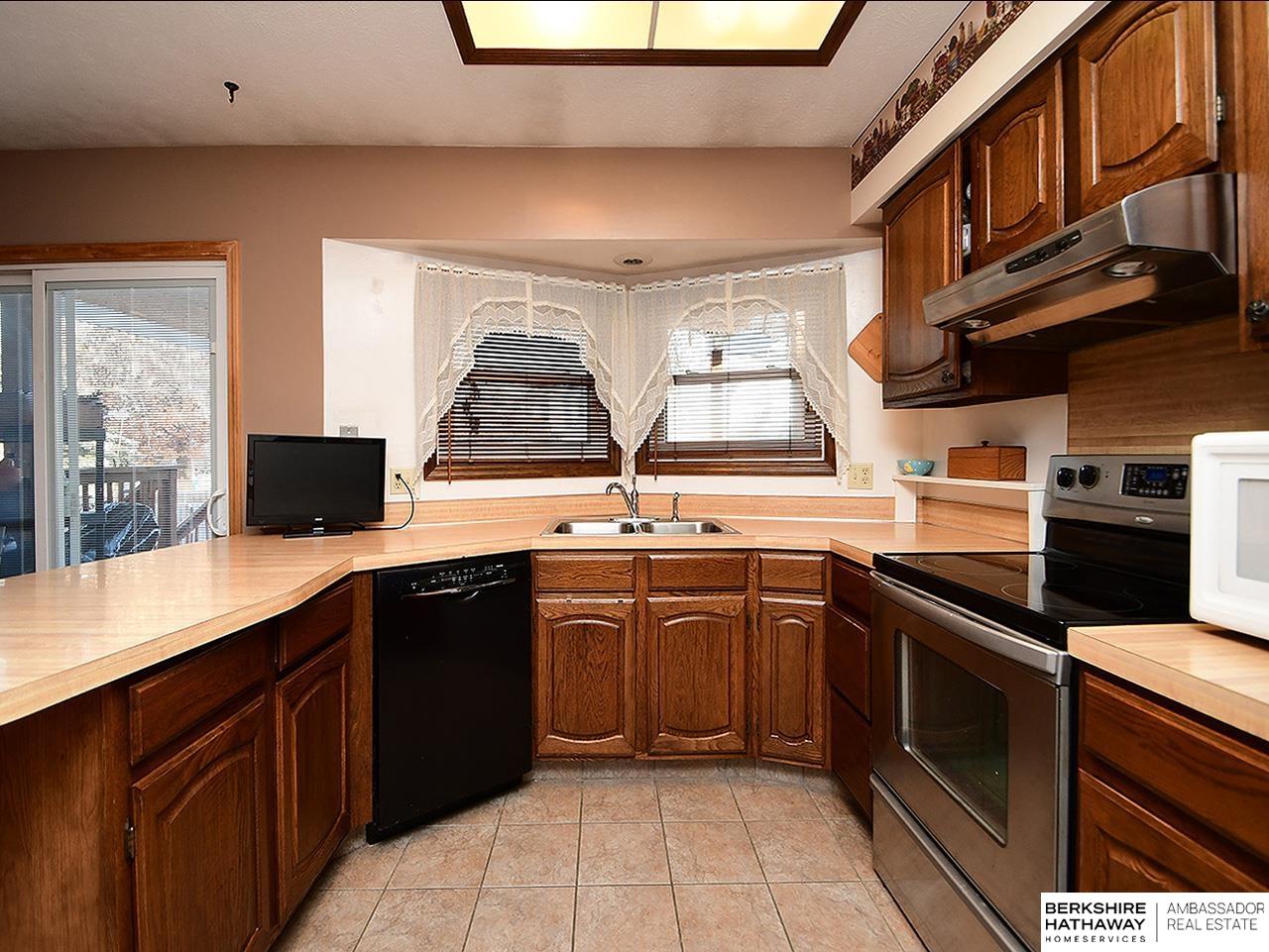 Omaha, Nebraska 68137, United States, 3 Bedrooms Bedrooms, ,2 BathroomsBathrooms,Residential,Active,252130