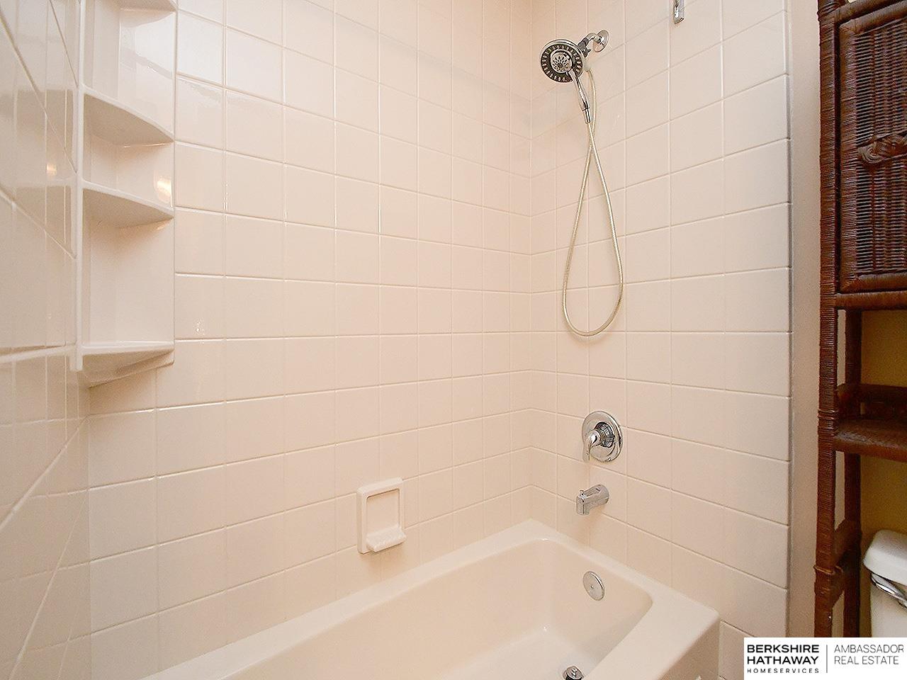 Omaha, Nebraska 68137, United States, 3 Bedrooms Bedrooms, ,2 BathroomsBathrooms,Residential,Active,252130