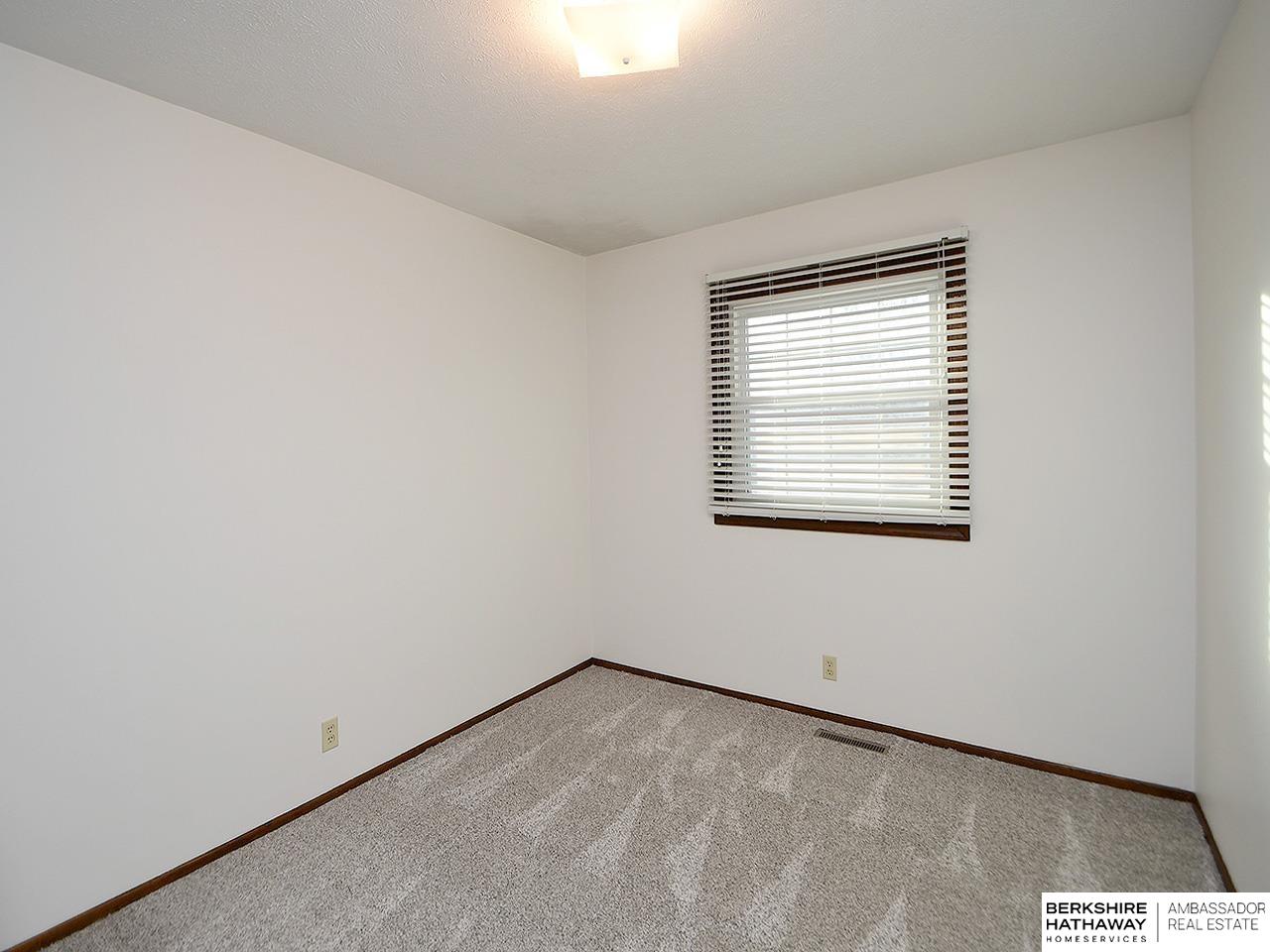 Omaha, Nebraska 68137, United States, 3 Bedrooms Bedrooms, ,2 BathroomsBathrooms,Residential,Active,252130