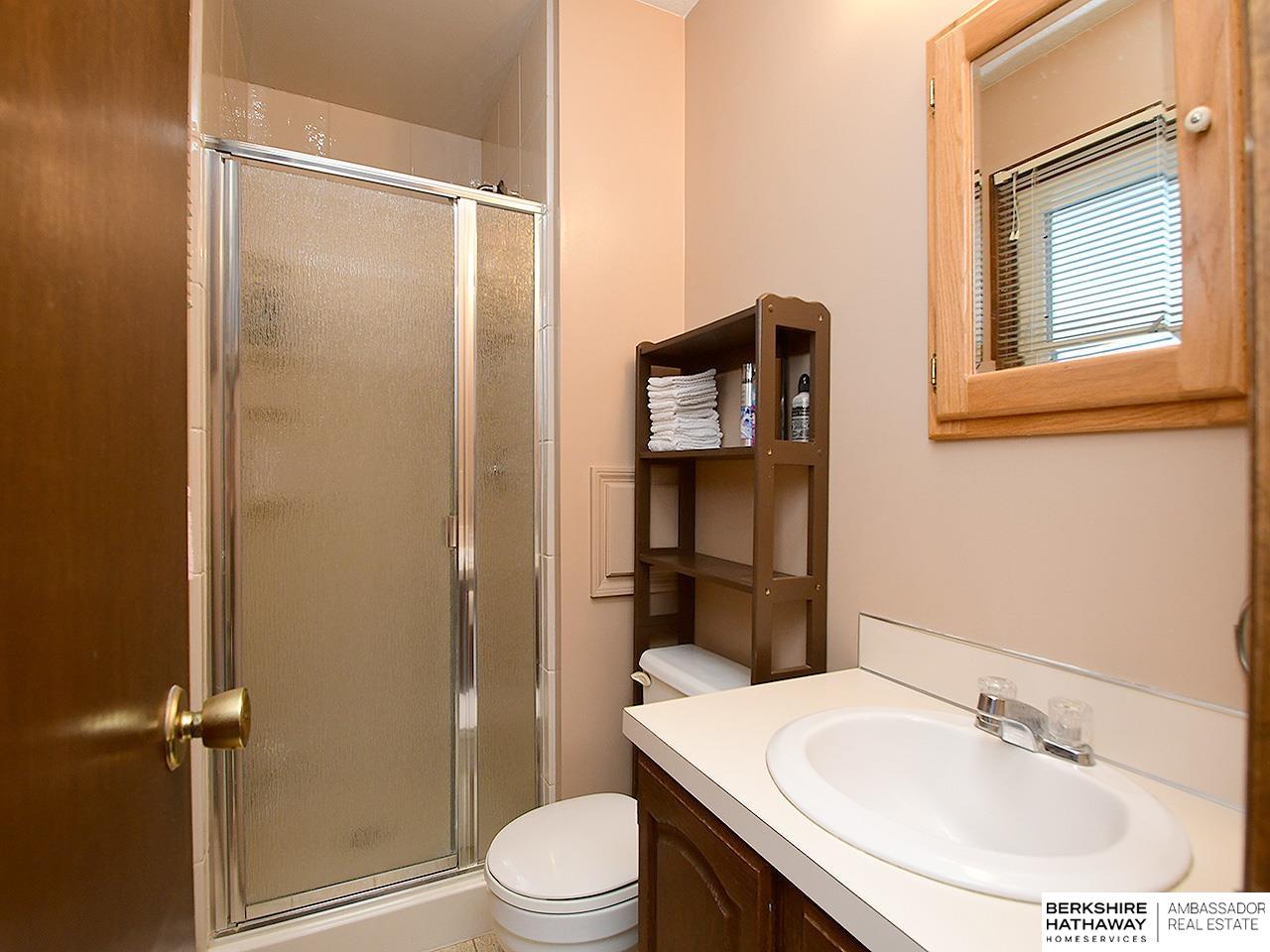 Omaha, Nebraska 68137, United States, 3 Bedrooms Bedrooms, ,2 BathroomsBathrooms,Residential,Active,252130