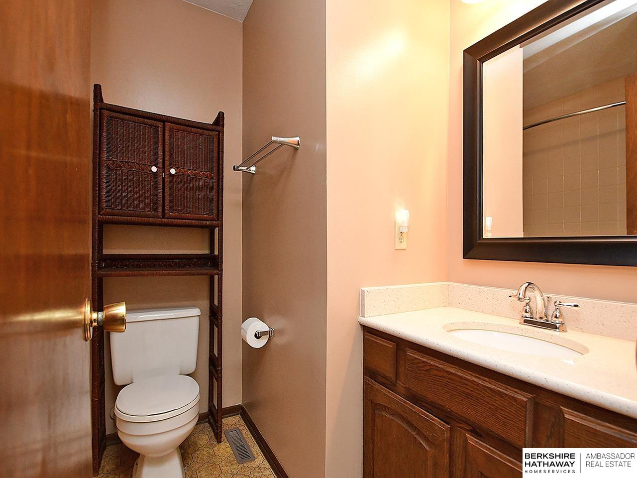 Omaha, Nebraska 68137, United States, 3 Bedrooms Bedrooms, ,2 BathroomsBathrooms,Residential,Active,252130