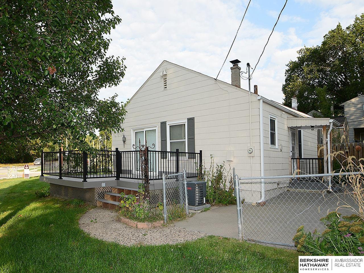 Omaha, Nebraska 68112, United States, 2 Bedrooms Bedrooms, ,1 BathroomBathrooms,Residential,Active,220667