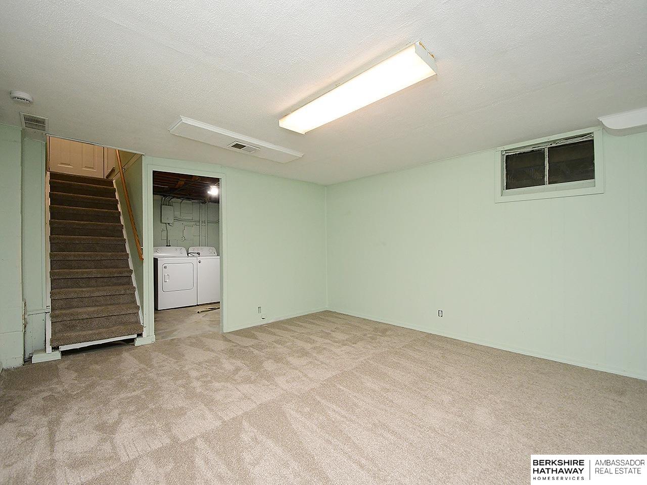 Omaha, Nebraska 68112, United States, 2 Bedrooms Bedrooms, ,1 BathroomBathrooms,Residential,Active,220667