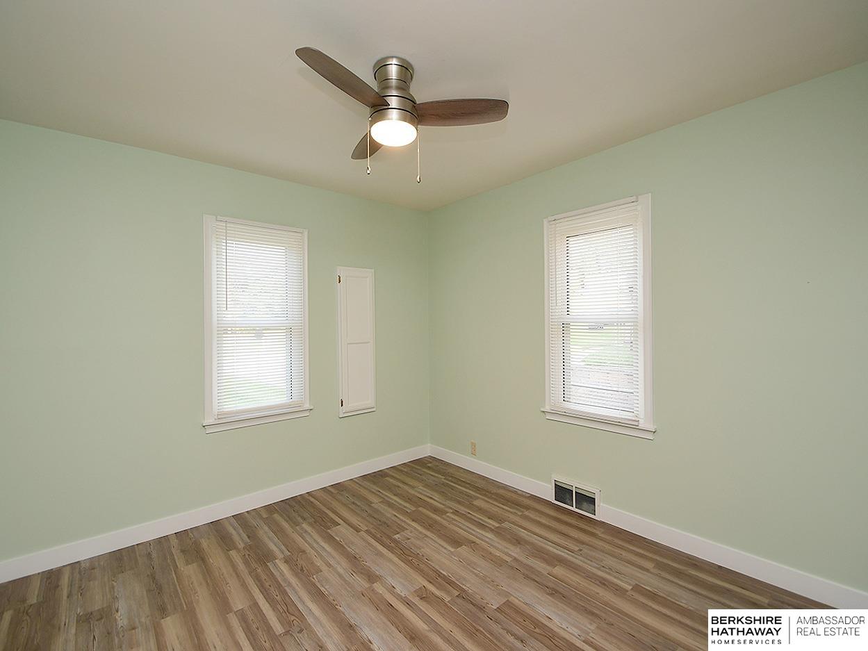 Omaha, Nebraska 68112, United States, 2 Bedrooms Bedrooms, ,1 BathroomBathrooms,Residential,Active,220667